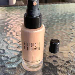 Bobbi Brown Skin Foundation in Ivory 0.75